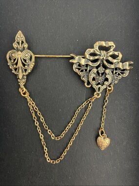 VINTAGE LOT 1950's-1960's Faux Gold ToneBow & Heart Chain Brooch